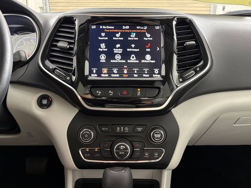 Used 2021 Jeep Cherokee Limited w/ Elite Package AWD/4WD image 18