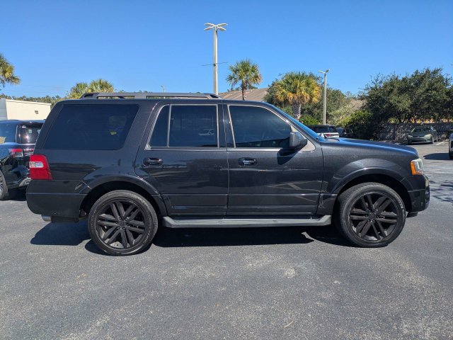 Used 2015 Ford Expedition XLT w/ Equipment Group 202A AWD/4WD image 2