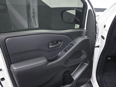 Used 2022 Nissan Frontier S w/ Technology Package image 10