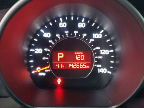 Used 2015 Kia Soul + image 10