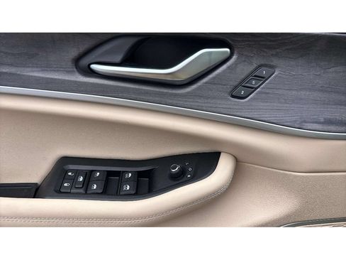 Used 2024 Jeep Grand Cherokee Limited 4xe AWD/4WD image 19