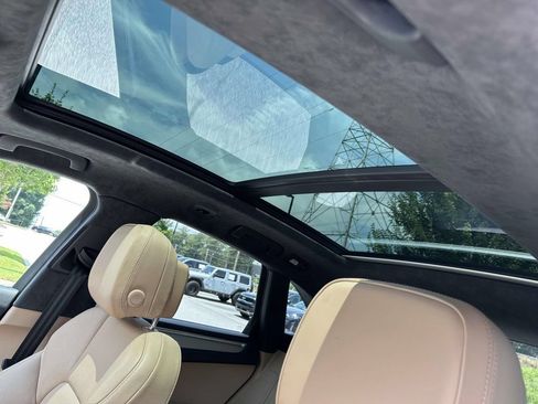Used 2020 Porsche Macan Turbo AWD/4WD image 19