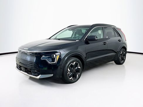 Used 2023 Kia Niro Wind w/ Wind Preserve Package FWD image 3
