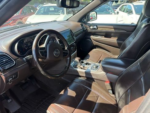 Used 2019 Jeep Grand Cherokee Overland AWD/4WD image 20