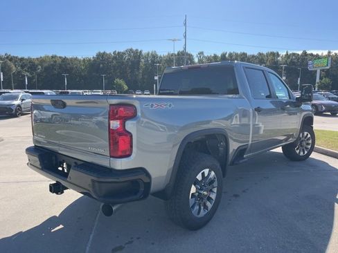 Used 2026 Chevrolet Silverado 2500 Custom w/ Custom Value Package image 12