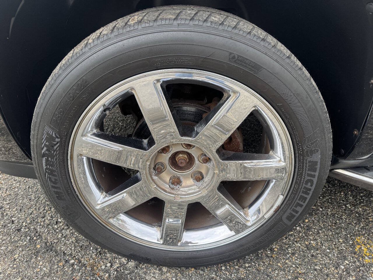 Used 2011 Cadillac Escalade ESV AWD w/ Livery Package image 13