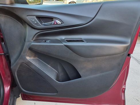 Used 2019 Chevrolet Equinox LT w/ Sun & Navigation Package image 10