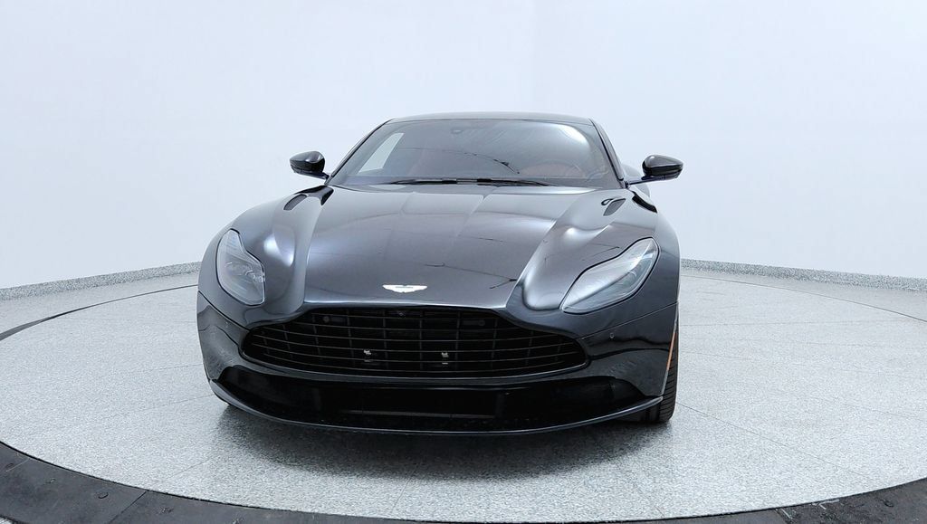 Used 2018 Aston Martin DB11 Coupe RWD image 8