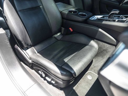 Used 2018 Porsche Panamera 4 AWD/4WD image 36