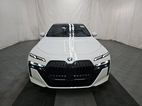 Used 2023 BMW 740i RWD image 2