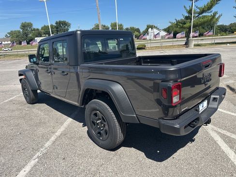 New 2025 Jeep Gladiator Sport image 23