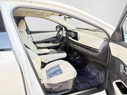 Used 2025 Nissan Ariya AWD image 15
