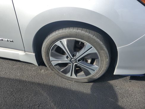 Used 2019 Nissan Leaf SV Plus w/ SV Plus Technology Package image 5