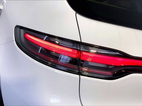 New 2026 Porsche Macan S image 18