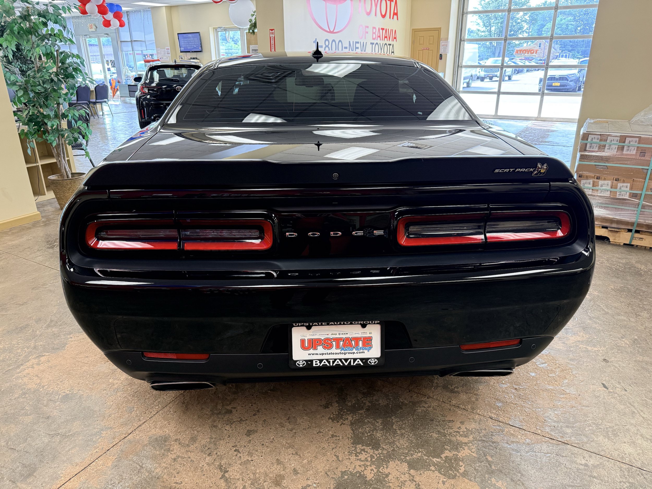 Used 2022 Dodge Challenger R/T Scat Pack w/ Dynamics Package RWD image 17
