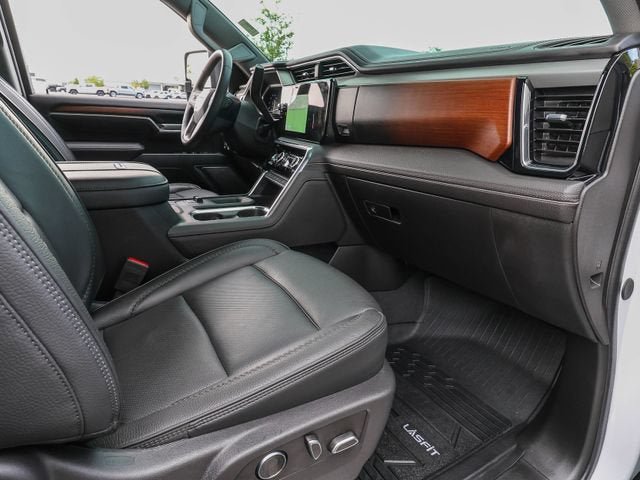 Used 2025 GMC Sierra 3500 Denali w/ Denali Reserve Package AWD/4WD image 24