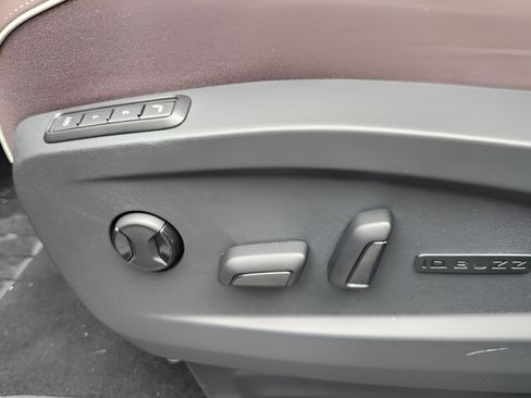 New 2025 Volkswagen ID. Buzz Pro S image 13