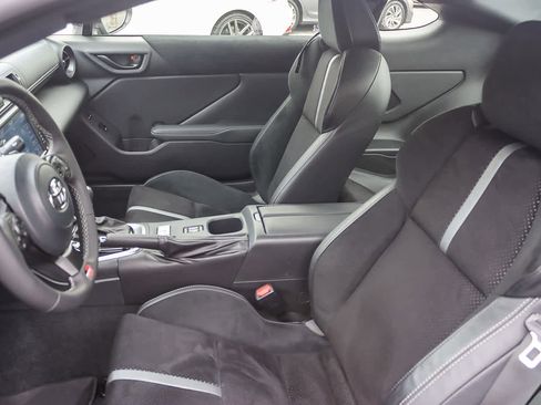 Used 2023 Toyota GR86 Premium image 16