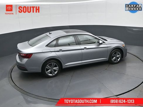 Used 2024 Volkswagen Jetta SE image 47