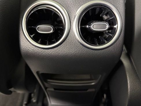 Used 2023 Mercedes-Benz EQB 300 4MATIC image 23