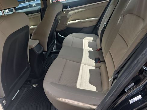 Used 2020 Hyundai Elantra SE w/ Winter Weather Package FWD image 25