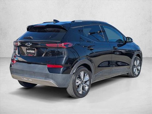 Used 2022 Chevrolet Bolt EUV LT w/ Convenience Package image 5