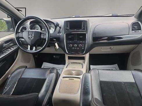 Used 2017 Dodge Grand Caravan SXT FWD image 14
