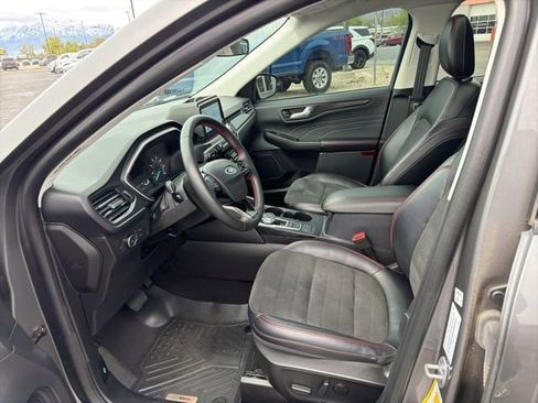 Used 2022 Ford Escape SEL w/ SEL Stealth AWD Package image 18
