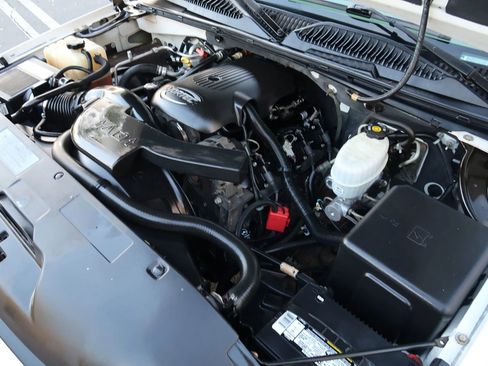 Used 2004 GMC Yukon XL SLT w/ Preferred Equipment Group image 31