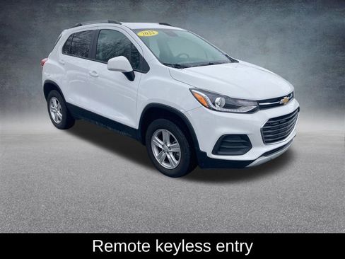 Used 2022 Chevrolet Trax LT w/ Driver Confidence Package image 9