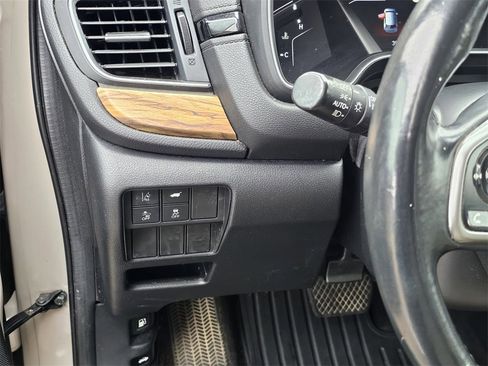 Used 2019 Honda CR-V Touring image 18