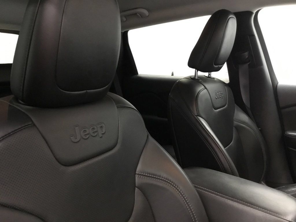 Used 2021 Jeep Cherokee Latitude Lux AWD/4WD image 24