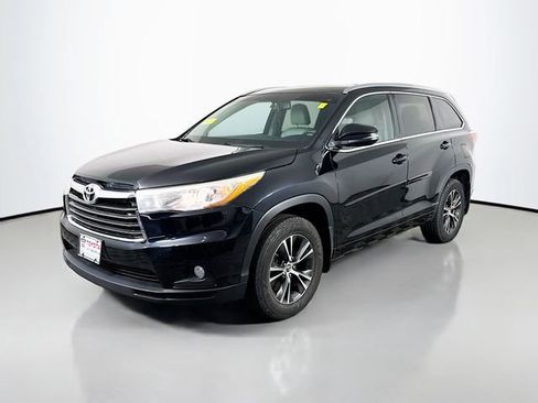Used 2016 Toyota Highlander XLE w/ Protection Package #3 image 2