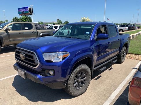 Used 2023 Toyota Tacoma SR5 RWD image 4