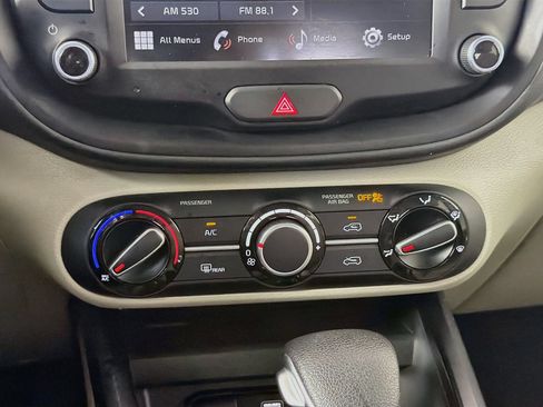Used 2025 Kia Soul LX w/ LX Technology Package FWD image 23