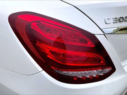 Used 2018 Mercedes-Benz C 300 4MATIC Sedan image 29