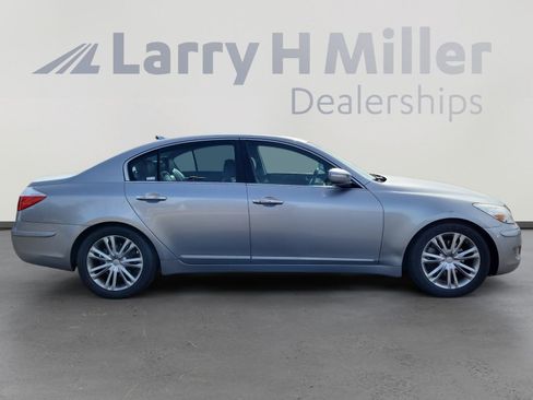 Used 2011 Hyundai Genesis 3.8 w/ Technology Pkg 4 image 6