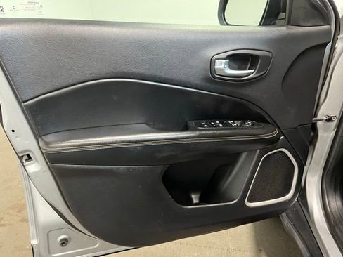 Used 2018 Jeep Compass Sport AWD/4WD image 20