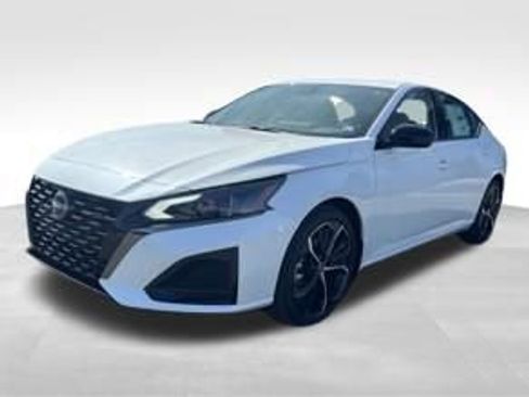 New 2025 Nissan Altima 2.5 SR w/ SR Premium Package image 2