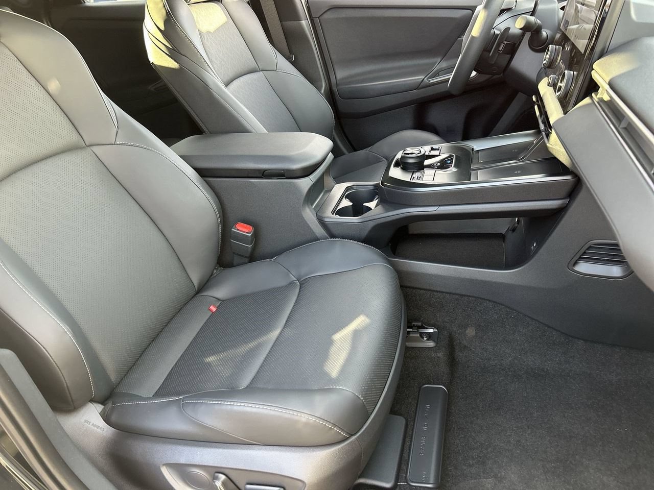 New 2026 Subaru Solterra AWD/4WD image 7