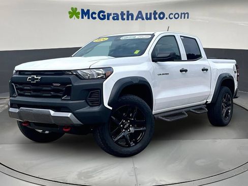 Used 2024 Chevrolet Colorado Trail Boss AWD/4WD image 3