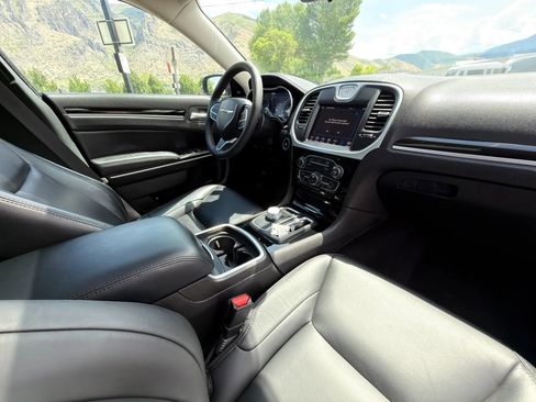 Used 2023 Chrysler 300 Touring L w/ Popular Equipment Group AWD/4WD image 6