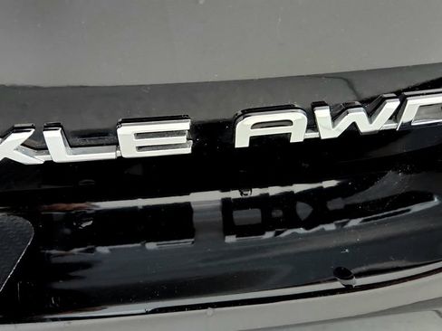 Certified 2024 Toyota Highlander XLE AWD/4WD image 14