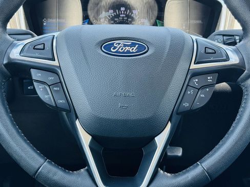Used 2020 Ford Fusion SEL FWD image 15