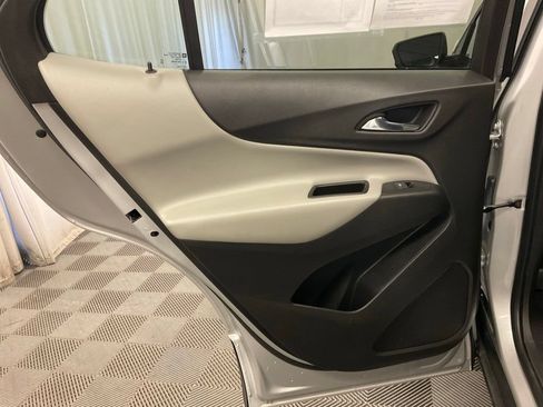 Used 2020 Chevrolet Equinox LS w/ LS Convenience Package AWD/4WD image 33