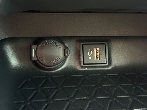 Used 2025 Toyota RAV4 XLE FWD image 21