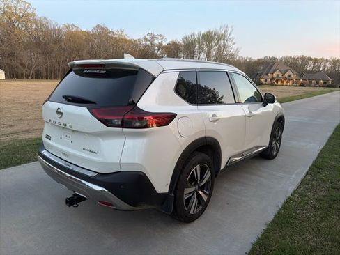 Used 2021 Nissan Rogue Platinum image 5