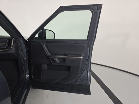 Used 2024 Rivian R1S Adventure AWD/4WD image 18