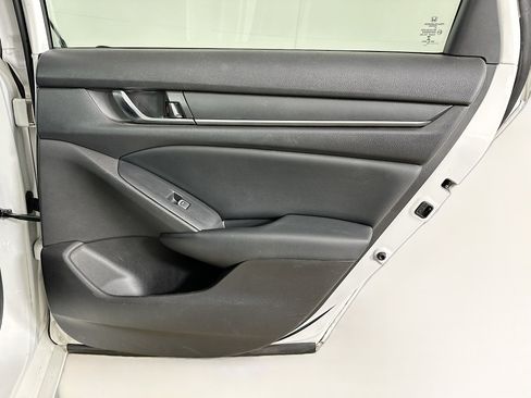 Used 2018 Honda Accord Sport image 28