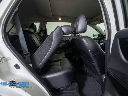 Used 2019 Nissan Rogue SL w/ Premium Package AWD/4WD image 37